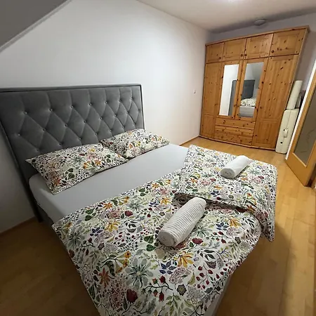 דירה For 22